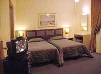 Rex Hotel Nafplion (Bedroom Interior View)